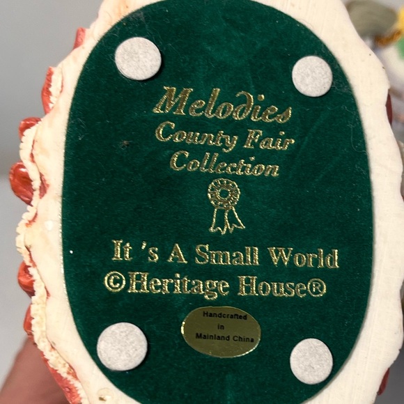 Heritage House Carousel Horses. Collectible. Set of 4 - Picture 2 of 5